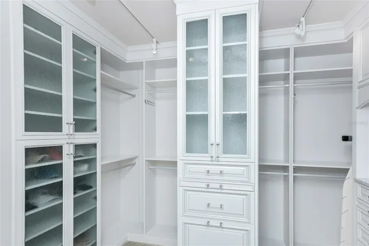 2ND BEDROOM WALK IN CLOSET