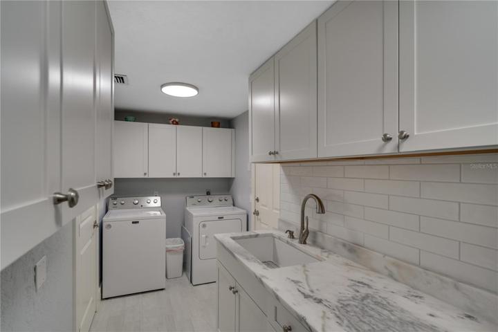Pantry/Laundry