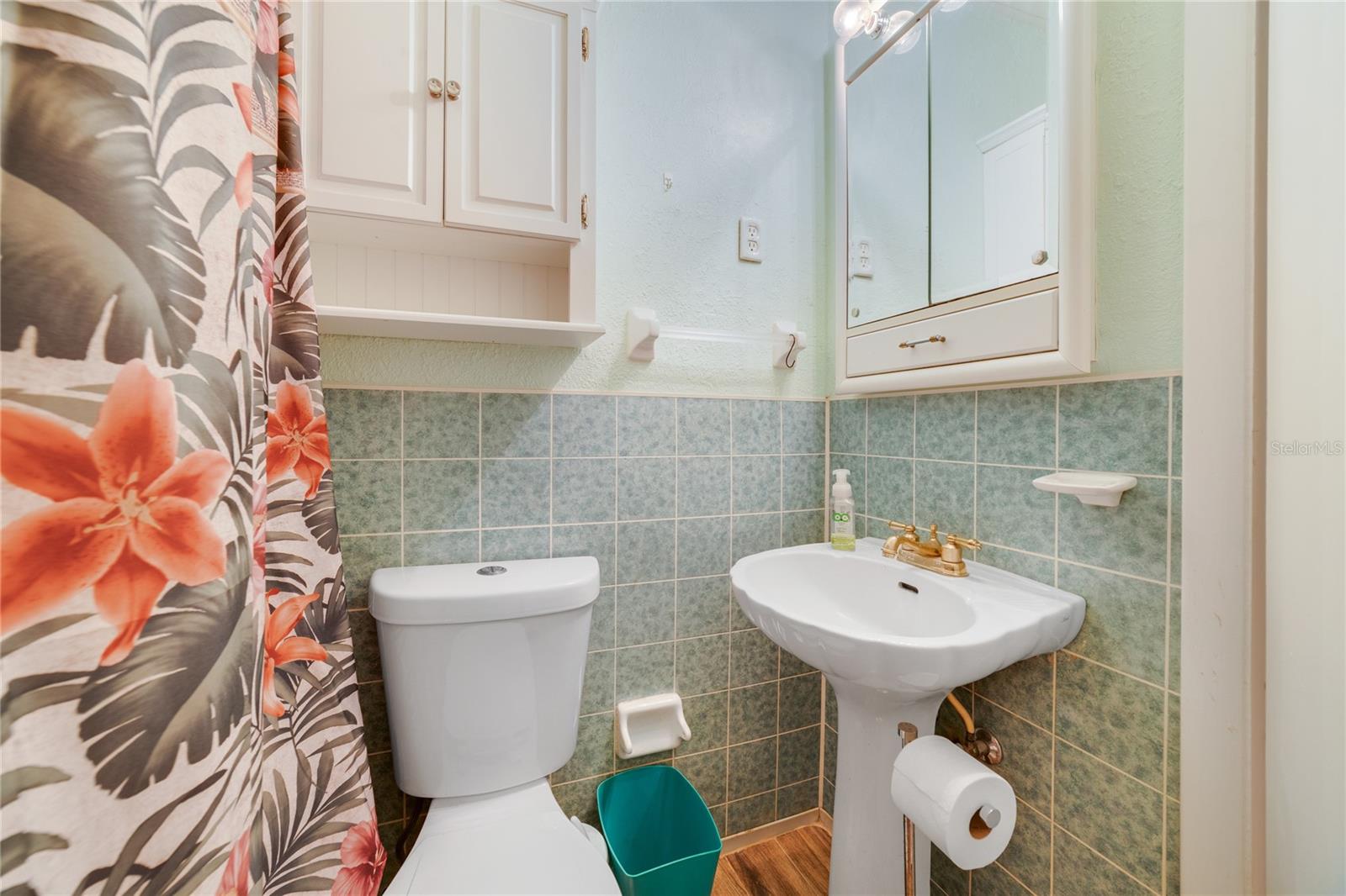 EN-SUITE BATH.