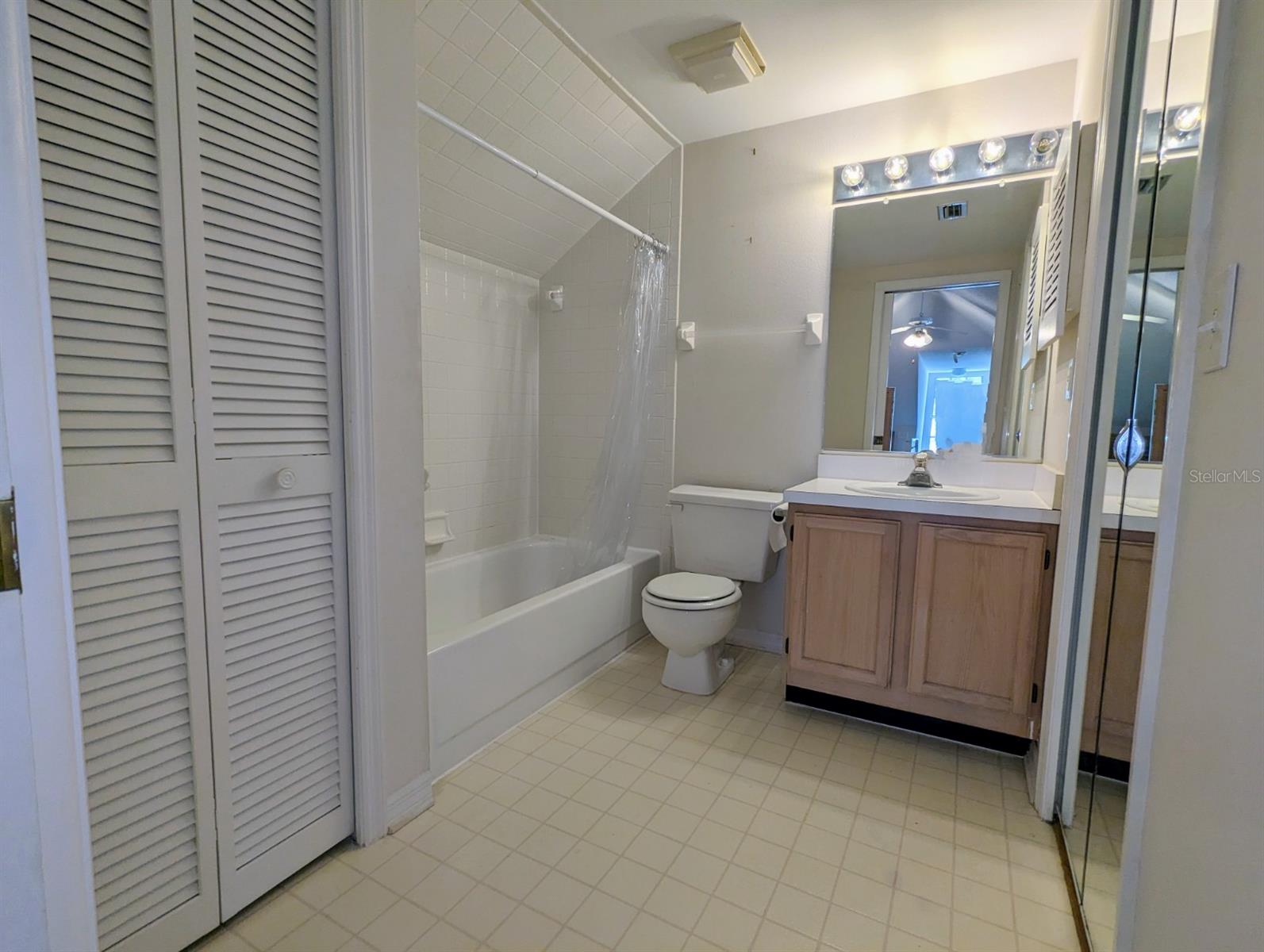2nd Bath with Walk In Closet
