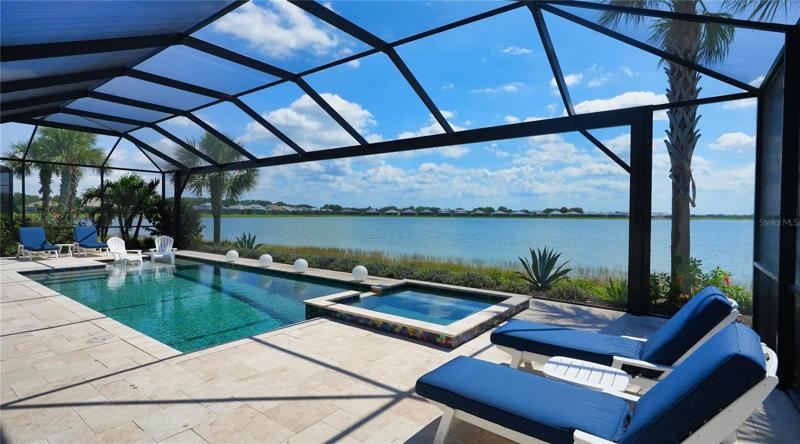 Notice the unobstructed lake view.