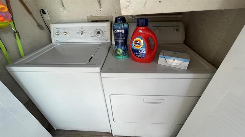 LAUNDRY PAIR INCLUDED