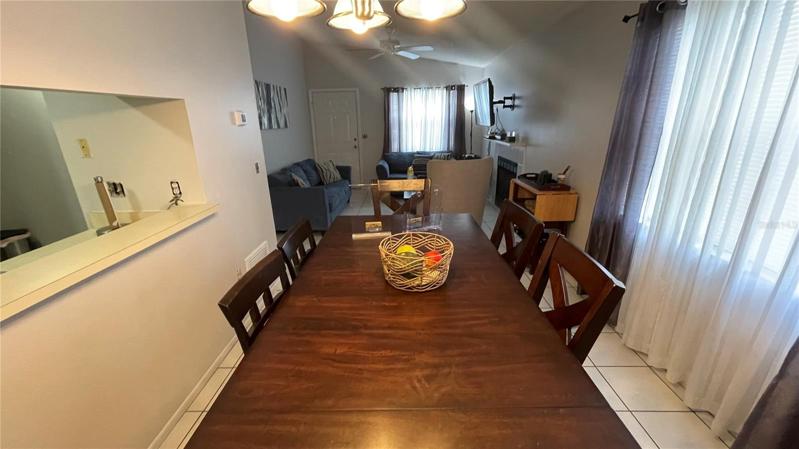KITCHEN HI BAR STOOL SET UP