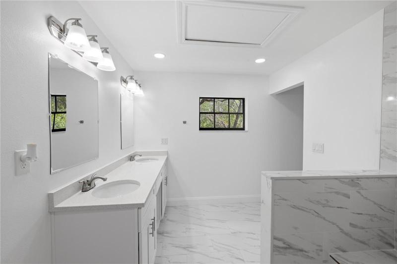 Master Bathroom Upstairs