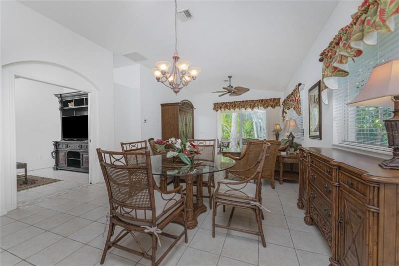 Dining/Living room combo