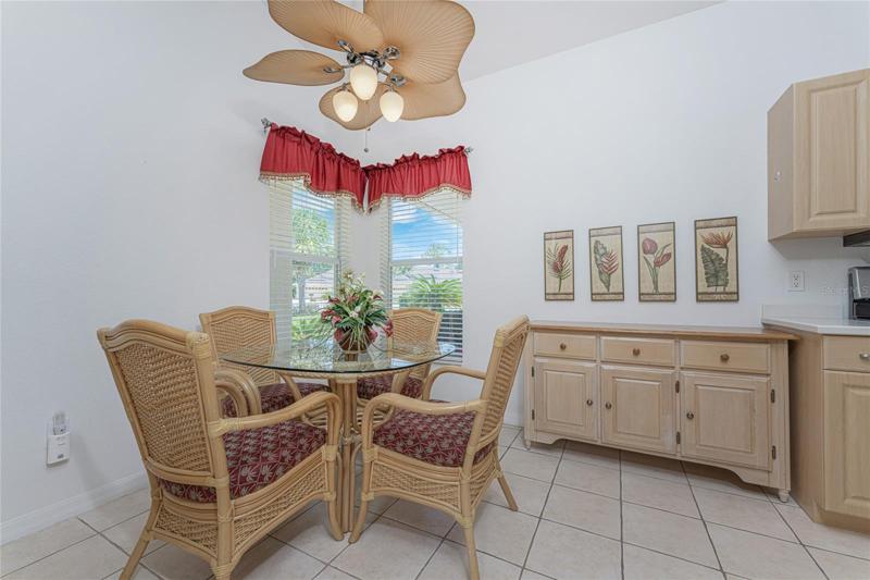 Eating space in kitchen