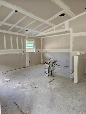 Kitchen & Dining area