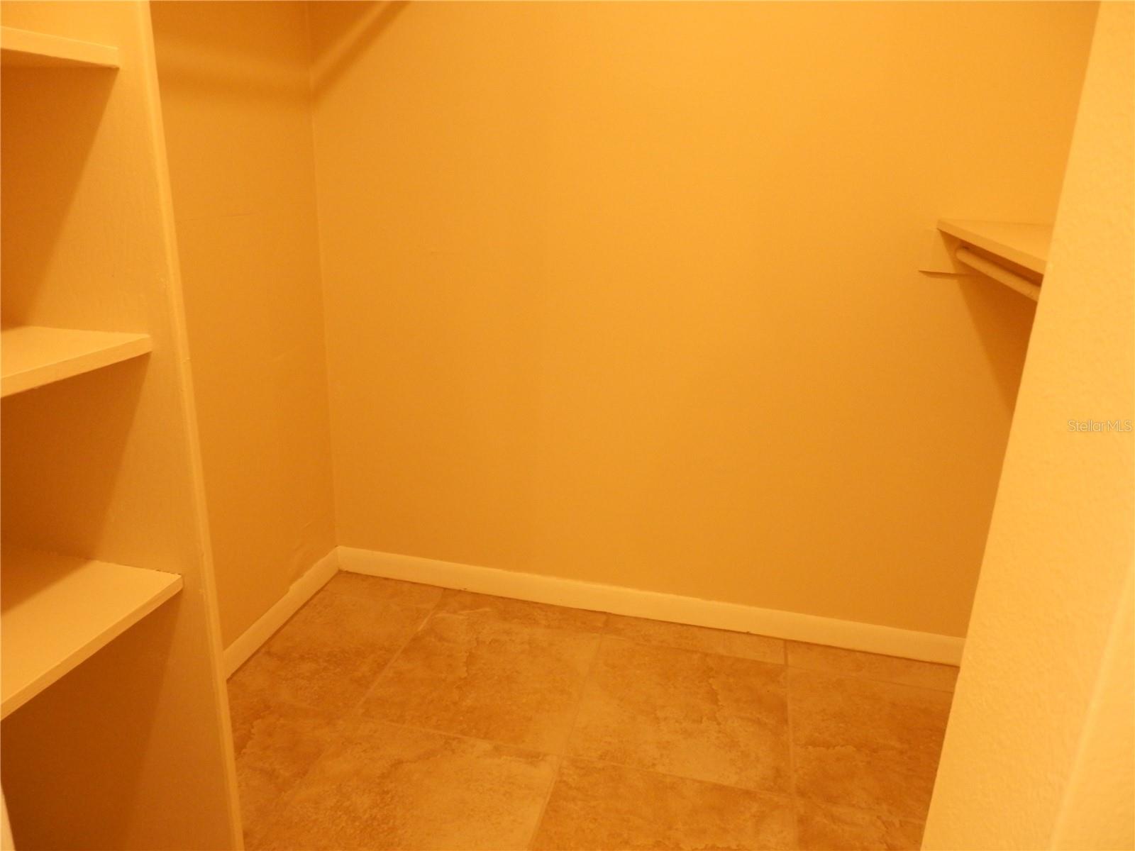 WALKIN CLOSET