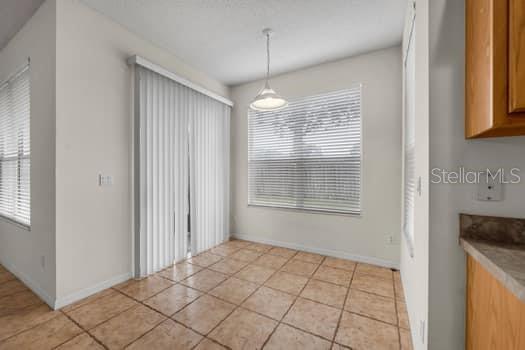 BREAKFAST/SMALL DINING AREA