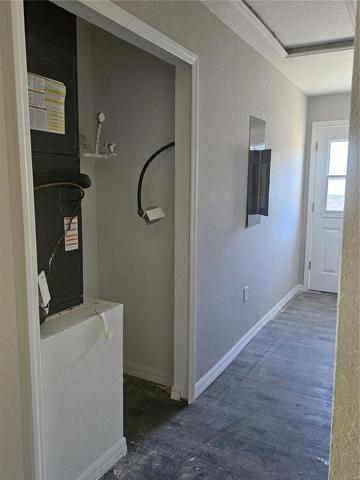Laundry & side entry