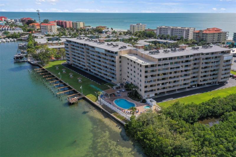 Bay Shores Yacht & Tennis