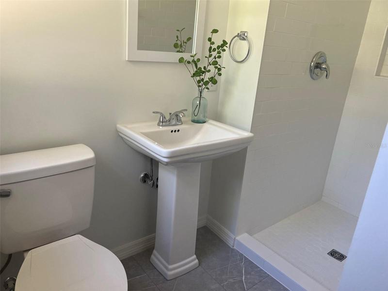 Main Bedroom Bathroom