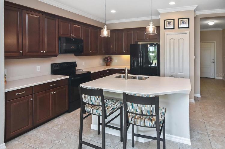 Dining area, kitchen