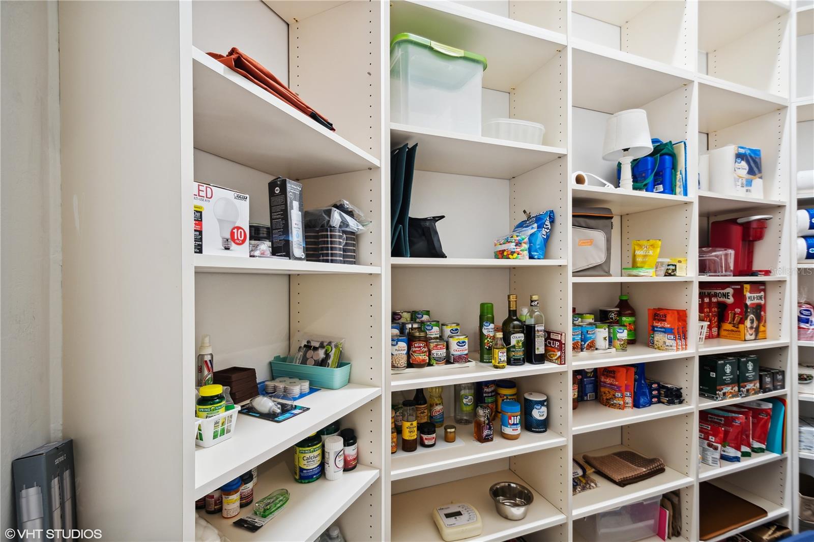 Walk - in pantry