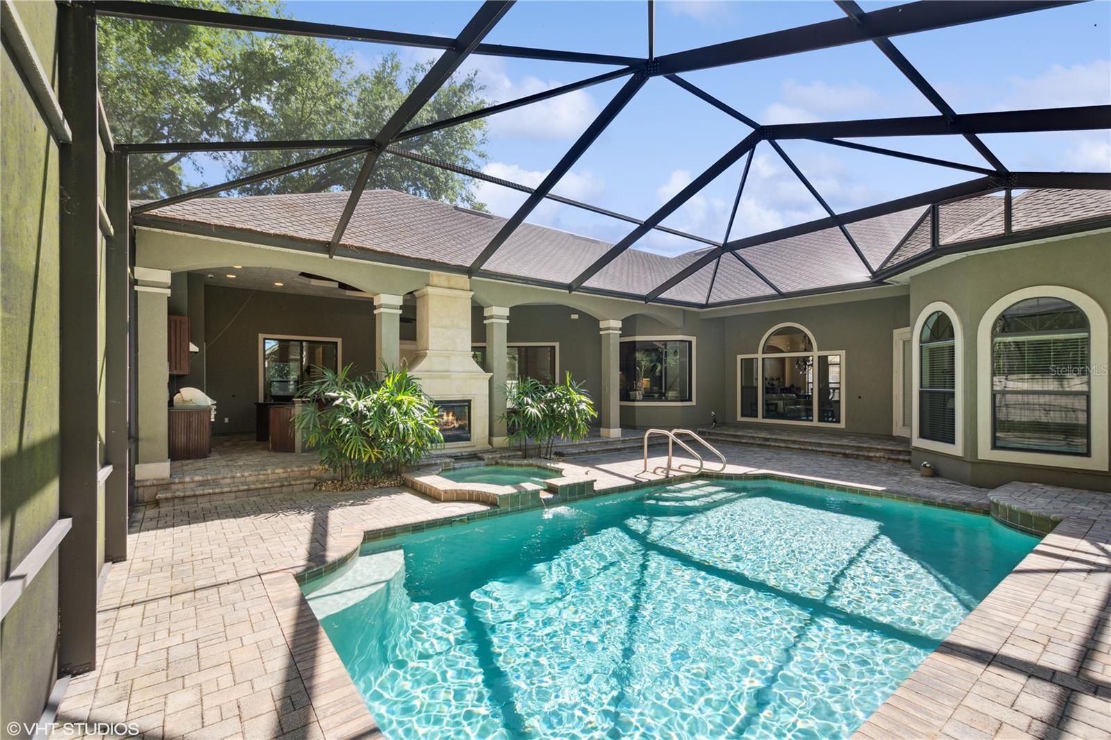 Screened pool