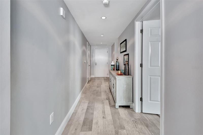 Foyer/Entry
