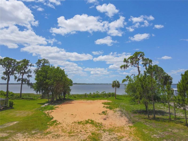 LAKE REEDY LK FRONT LOT