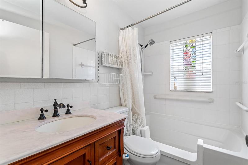 Full Bathroom