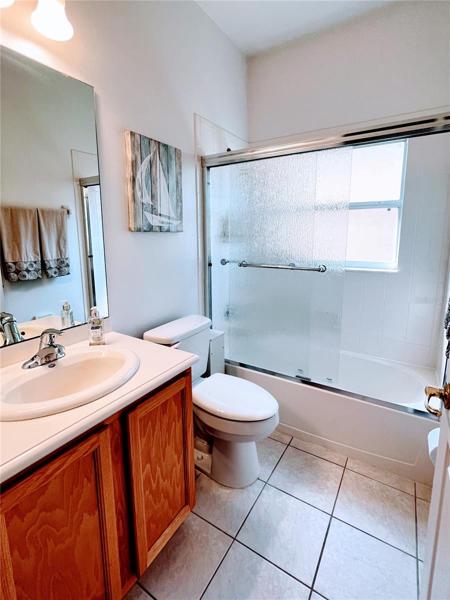 2nd Bathroom