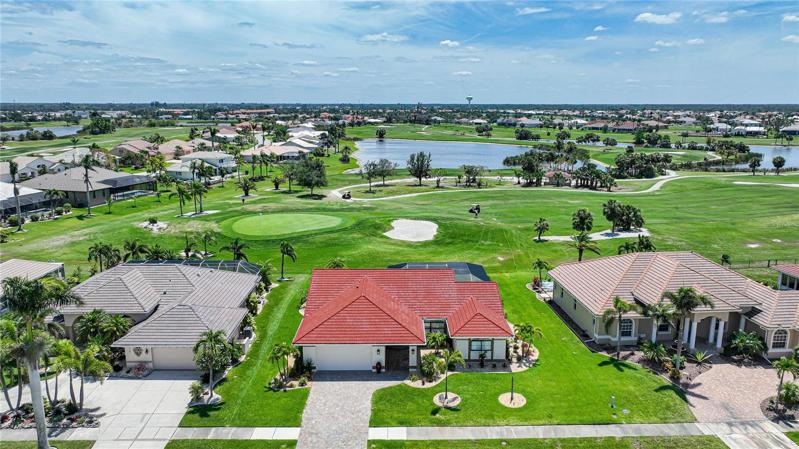 gorgeous golf course vistas from your lanai