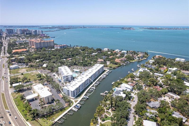 Waterfront w/direct access to the Bay!