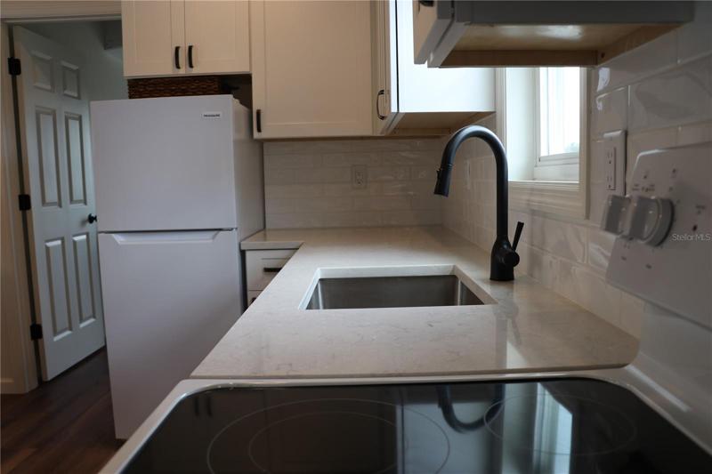 Kitchen features Quartz Countertop Option