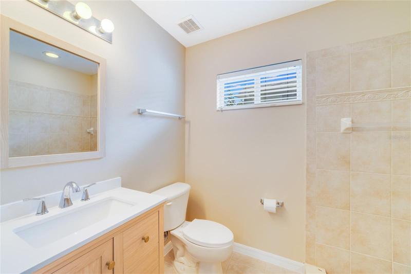 Renovated main floor bath!