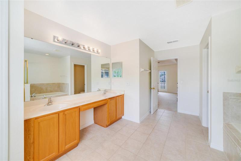 PRIMARY EN-SUITE BATH.