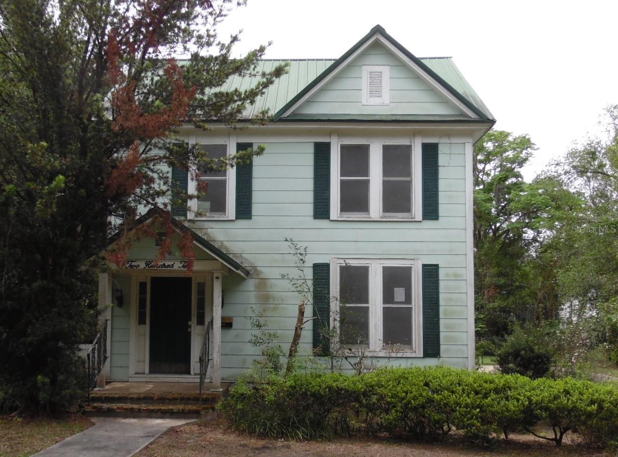 front -north facing