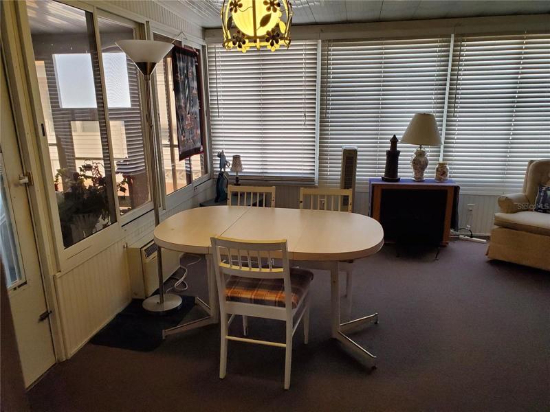 Lanai w/wall A/C and  a electric heater