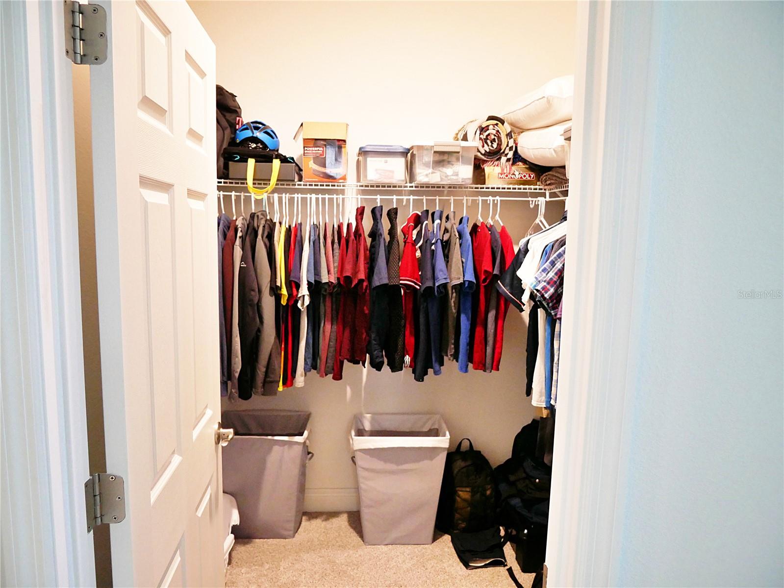 Master walking closet.