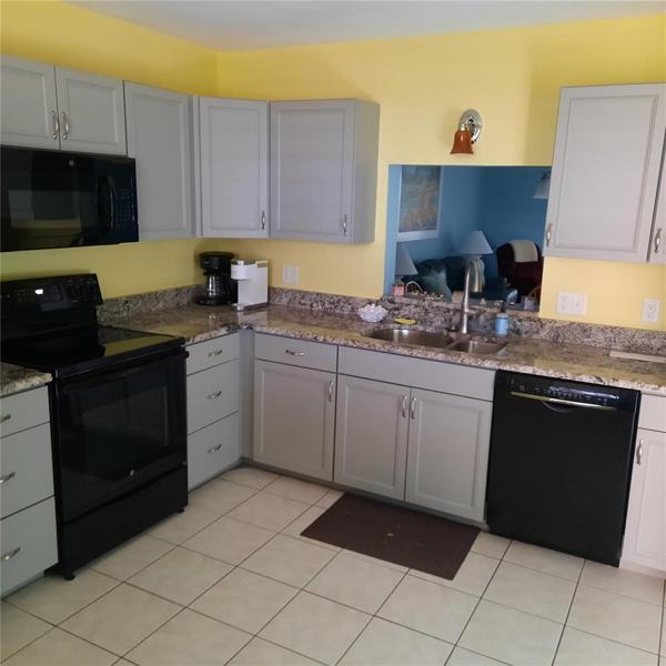 updated kitchen pass through to dining/liv room