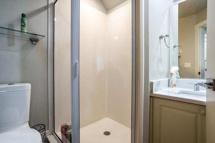 Bed 5 Full bath