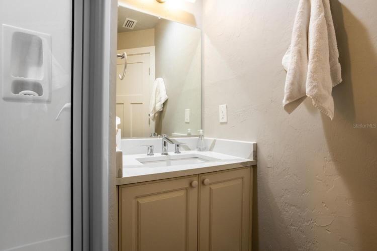 Bed 5 bath