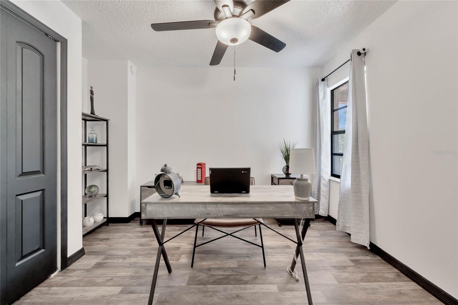 Bedroom 2/Office