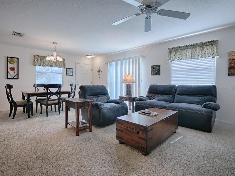 OPEN FLOOR PLAN -- LIVING ROOM / DINING ROOM COMBO