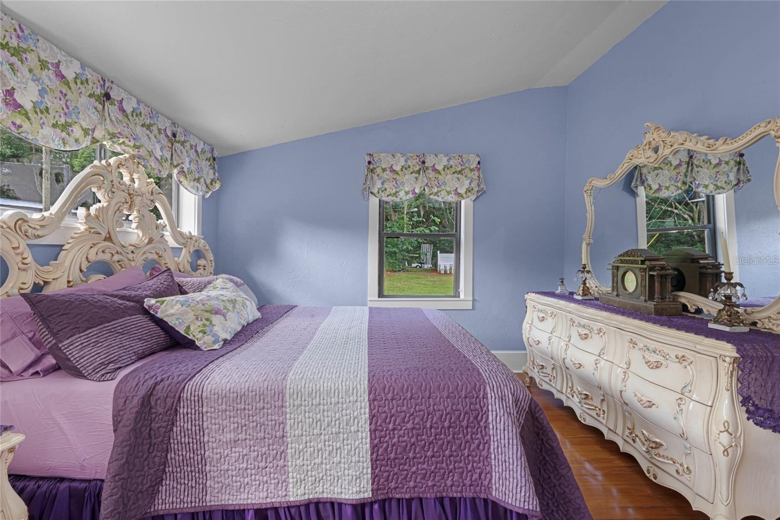 Cottage House master bedroom