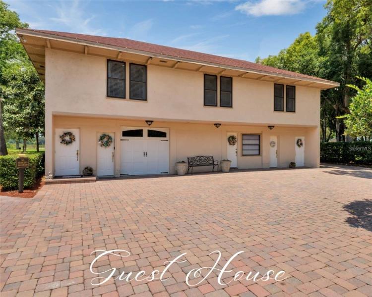 3400 Guest House with 4 bedrooms
