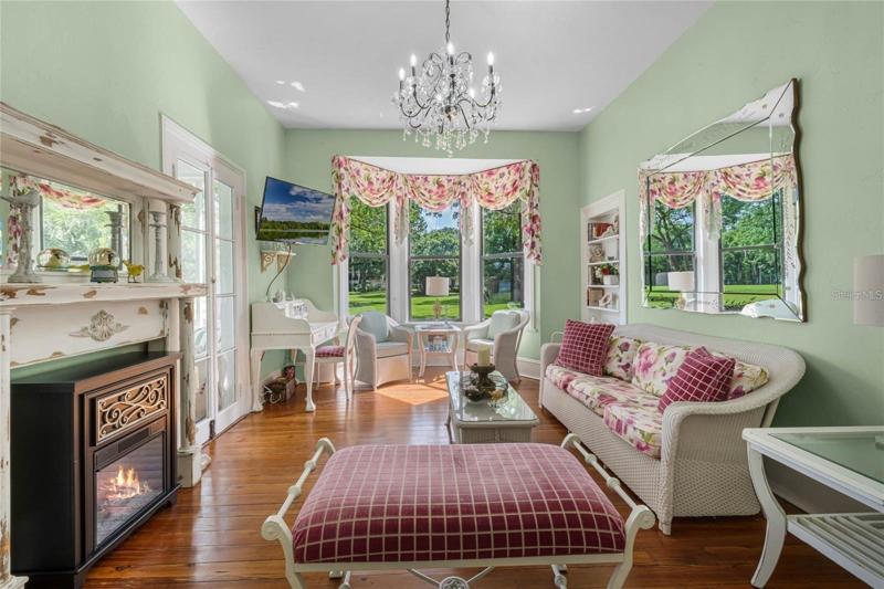 Cottage House living room