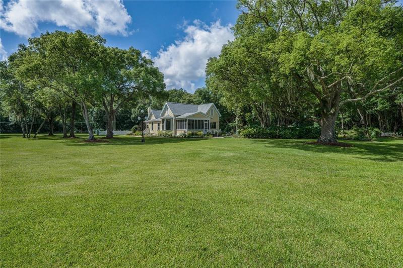 view of Cottage House from lake
