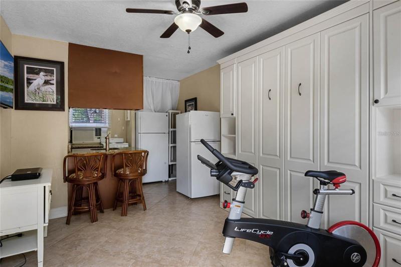 guest house efficiency with murphy bed