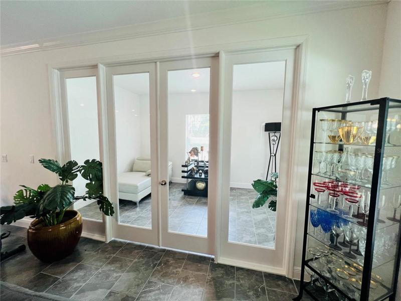 Bonus room w French Doors