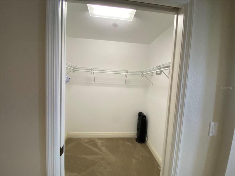 Mater bed walk in closet 1