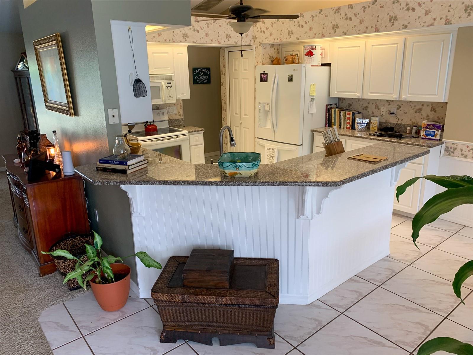 Lovely and Functional Kitchen