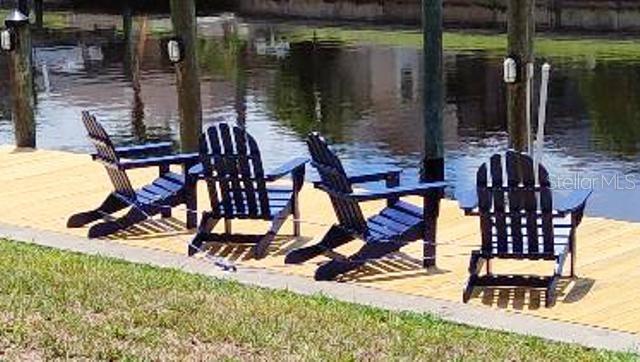50 ft linear dock - few sailboat or large motoryacht accomodations available adding $$$ value.