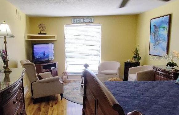 Many time the 3 generational family comes - Seniors have private suite, just off the kitchen.