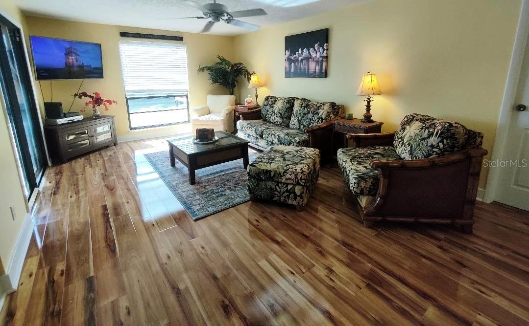 FLOORS - Brand new Dade Pine (2023)