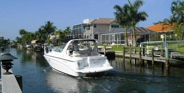 Under 15 minutes at no wake speed and you are in the open water - NO BRIDGES - Sailboat and Motor yacht dockage at property