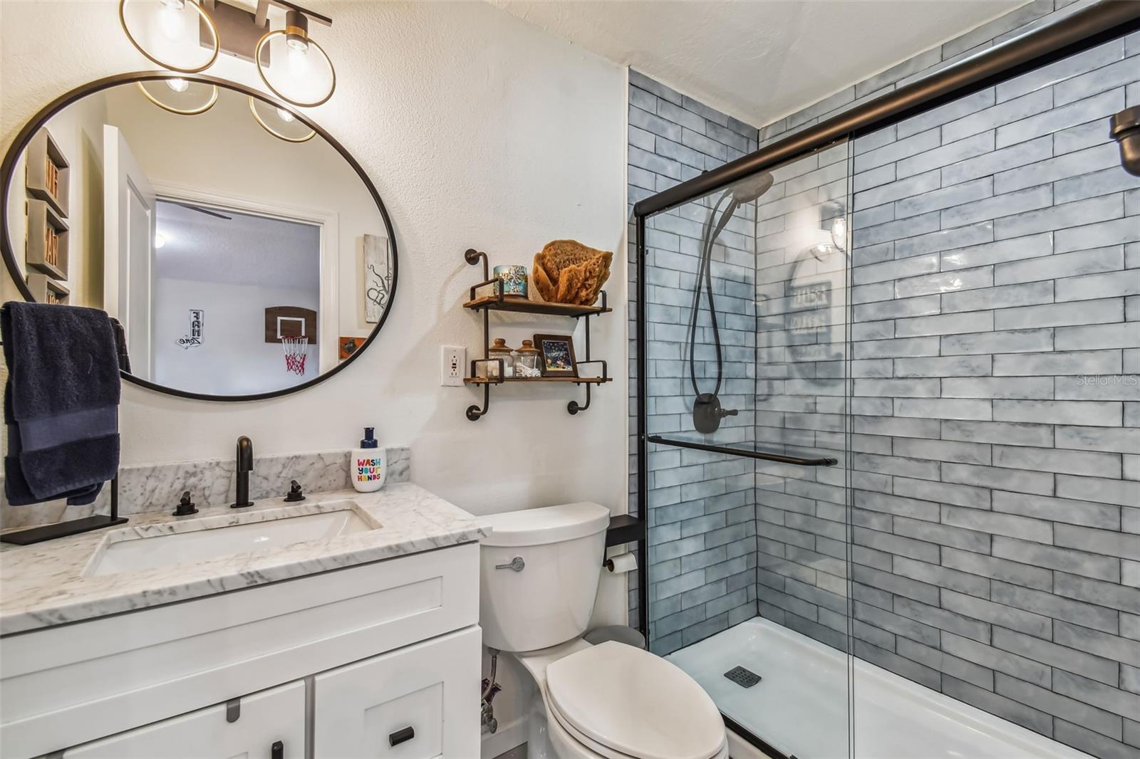 Full bathroom 3 / Guest Suite Bathroom