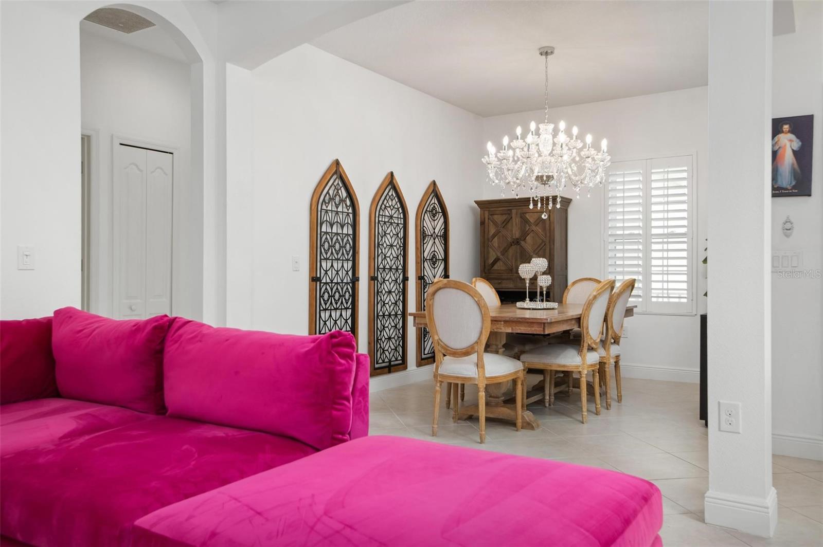 Living room, dining room 